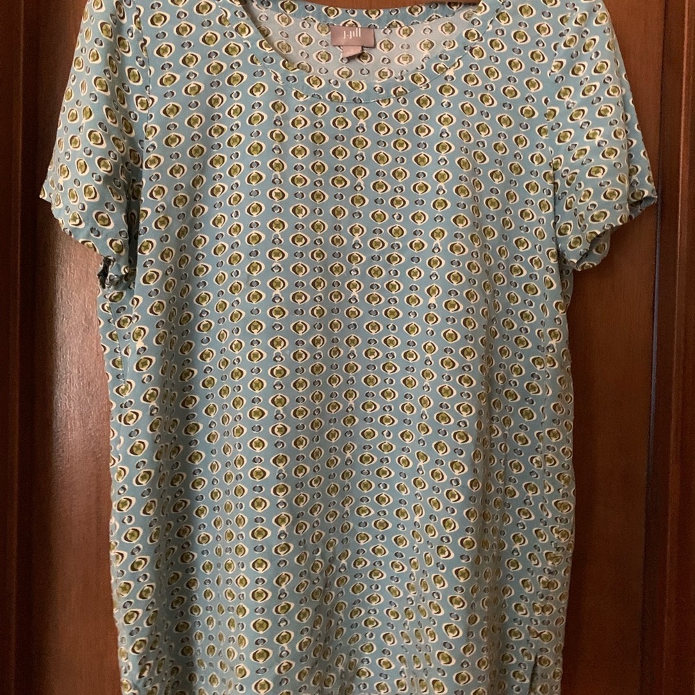 Classy JJill Blouse
Excellent Condition